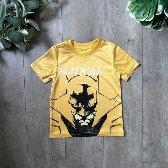 New Batman Graphic Toddler Boy T-Shirt Silky Yellow Batman Graphic T-Shirt 3T - Picture 4 of 11